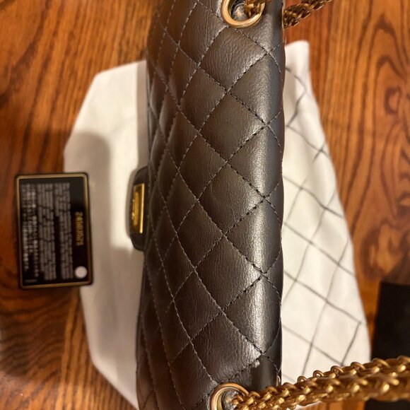 Share Authenticity GuaranteeCHANEL Reissue 2.55 226 Charcoal - Picture 6 of 9